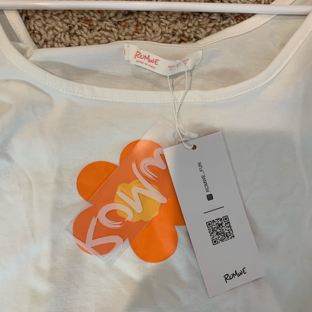 NWT Romwe crop tank top - Picture 3 of 3